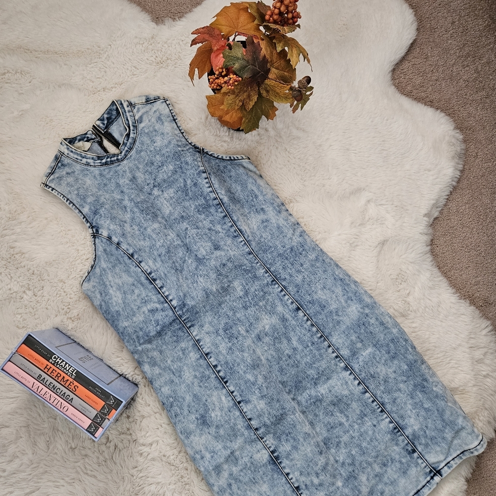 Nicki Minaj stretchy denim dress